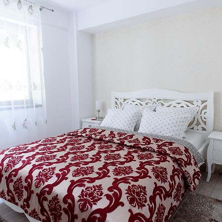 Carla'S Apartment, Airport & Train Station Shuttle Яссы Экстерьер фото