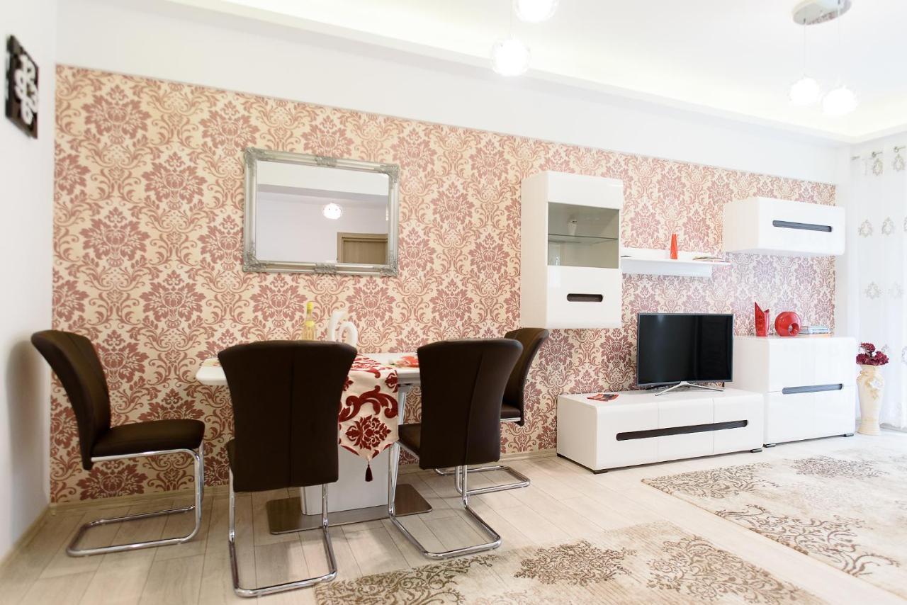 Carla'S Apartment, Airport & Train Station Shuttle Яссы Экстерьер фото