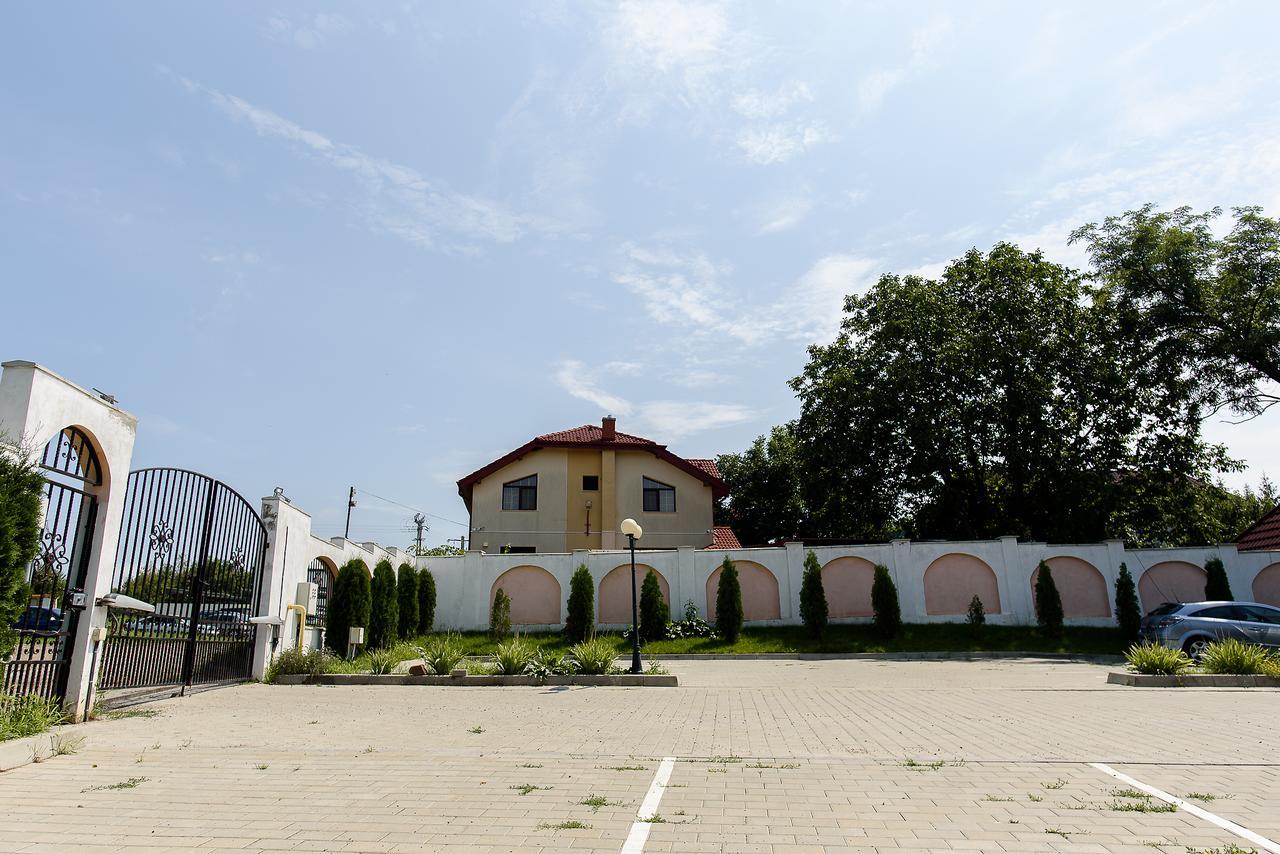 Carla'S Apartment, Airport & Train Station Shuttle Яссы Экстерьер фото