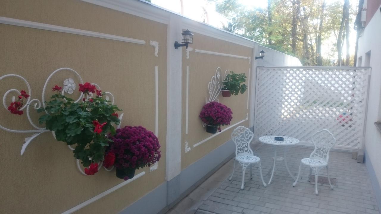 Carla'S Apartment, Airport & Train Station Shuttle Яссы Экстерьер фото