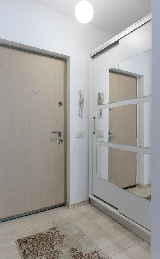 Carla'S Apartment, Airport & Train Station Shuttle Яссы Экстерьер фото