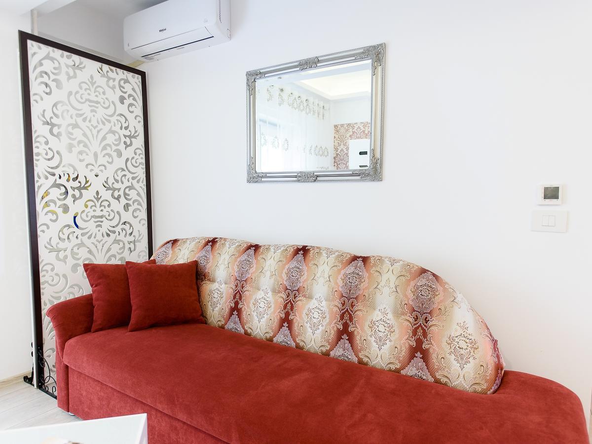 Carla'S Apartment, Airport & Train Station Shuttle Яссы Экстерьер фото